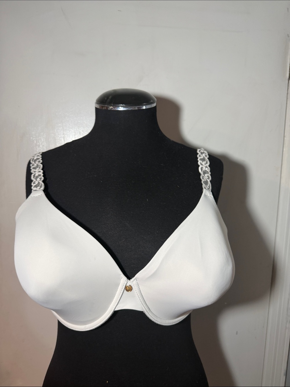Natori White Bra with Decorative Braided Straps